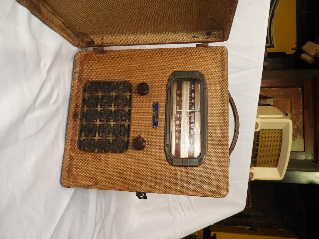 General Electric vintage radio, 12"x8"