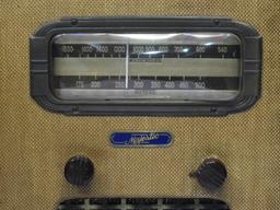 General Electric vintage radio, 12"x8"