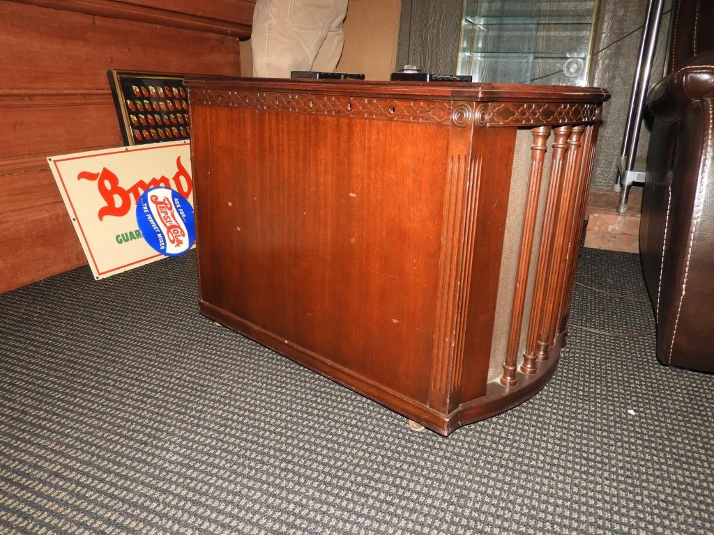 Zenith floor model radio