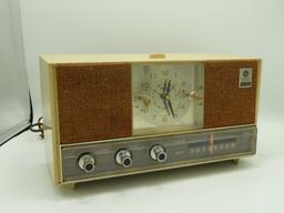 General Electric Dual Speaker vintage radio