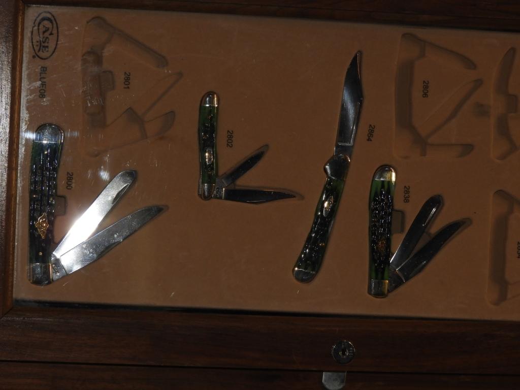Incomplete Case collector knife set w/ 4 Case kniv