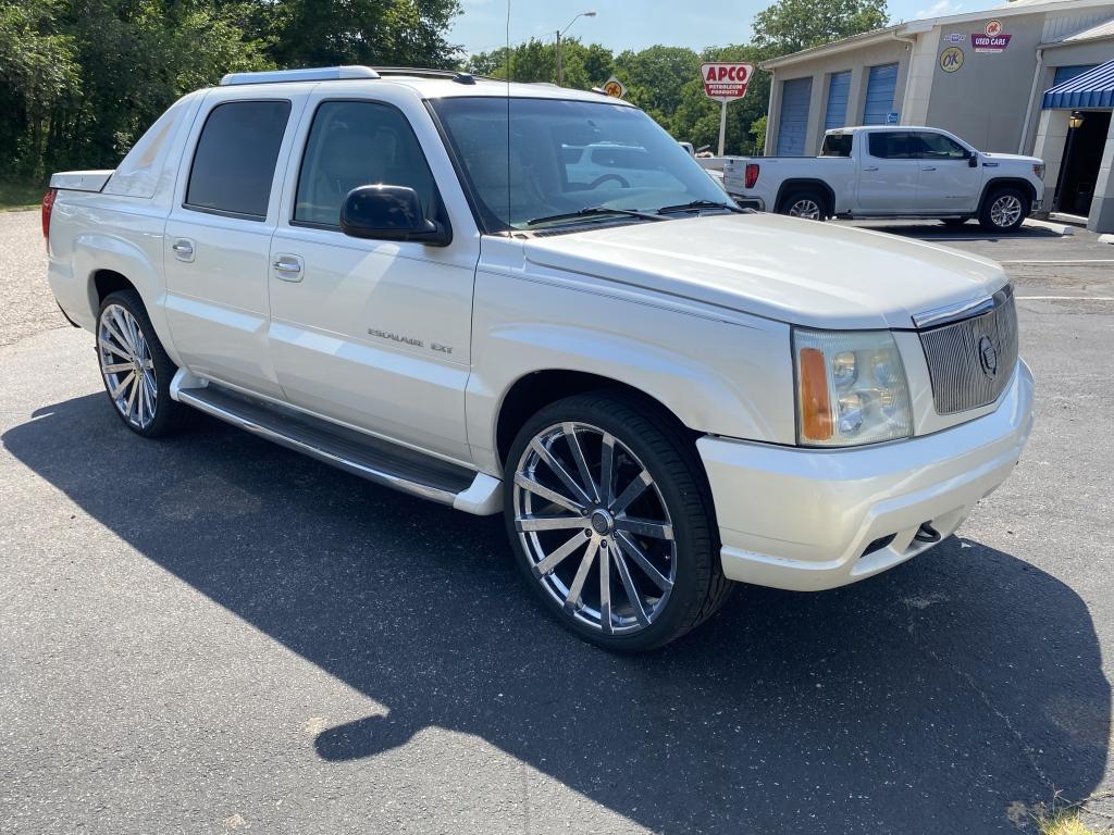 2004 Cadillac Escalade Ext.