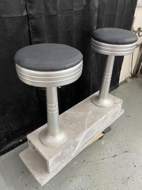 Bar stools 32x40x10