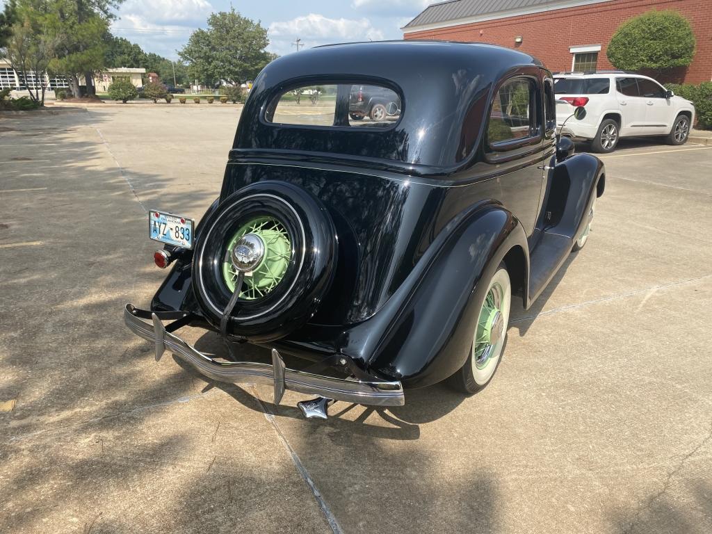 1935 Ford Slantback