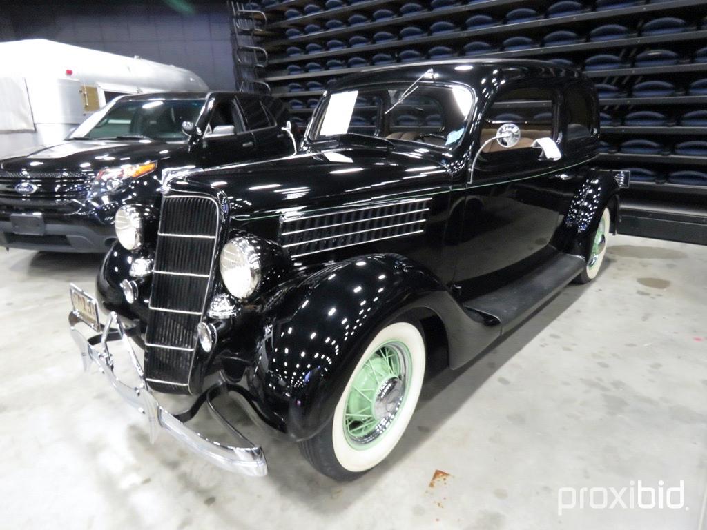 1935 Ford Slantback