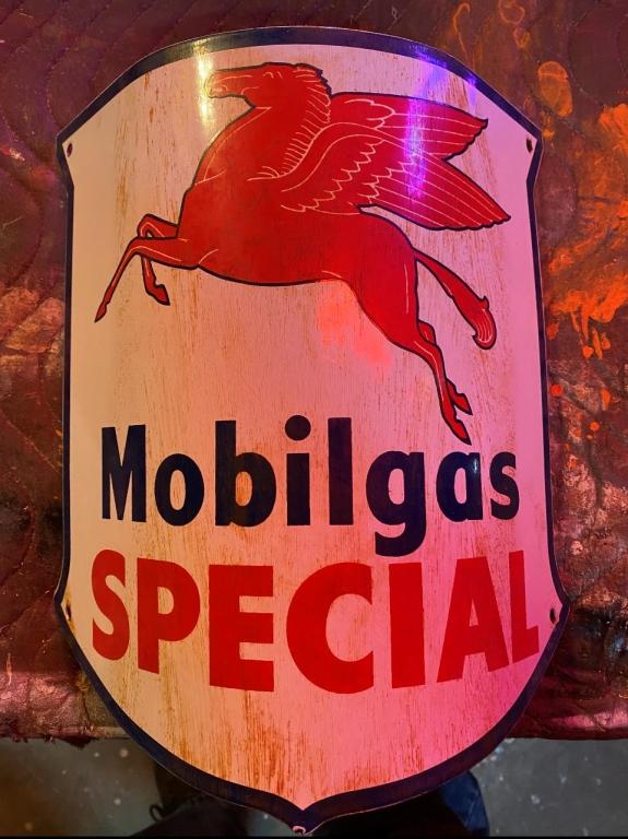 Mobilgas Special SSP for visibile gas pump, 1930's