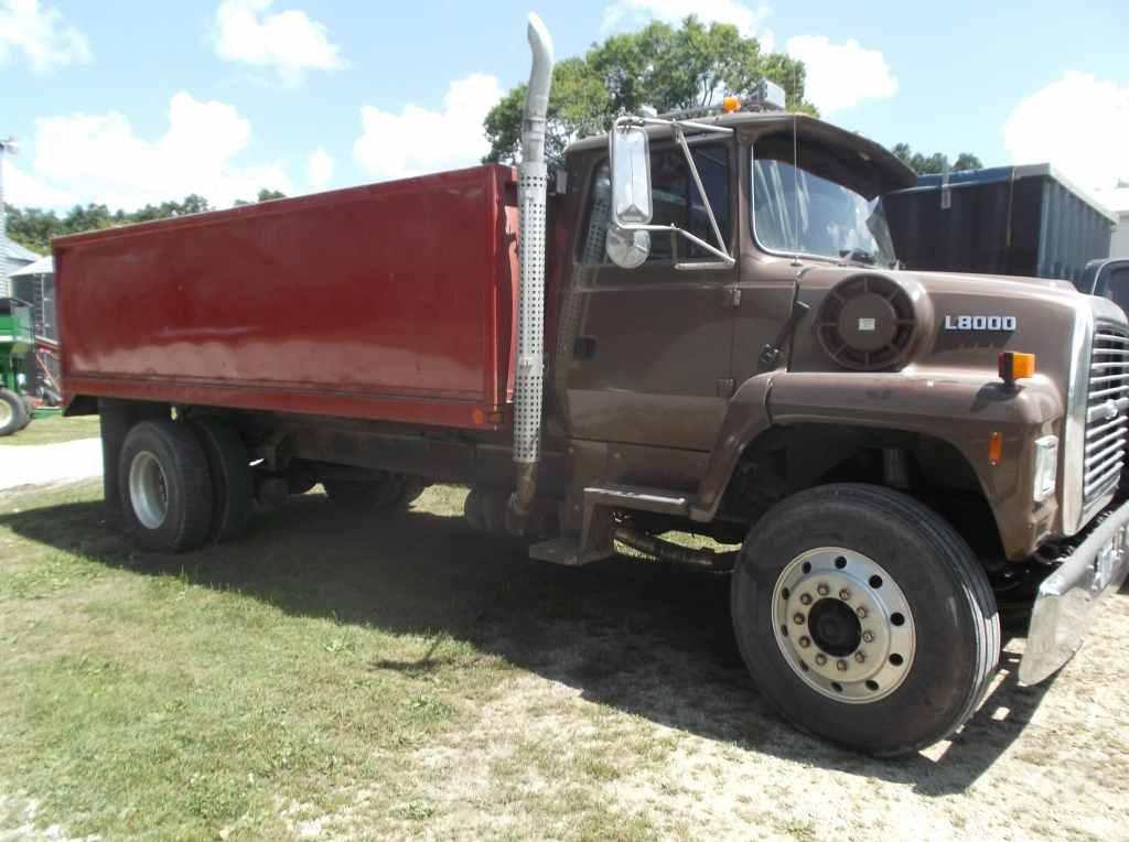 1996 Ford L8000 Grain Truck