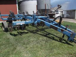 DMI Colter-Champ II Disc Chisel Plow