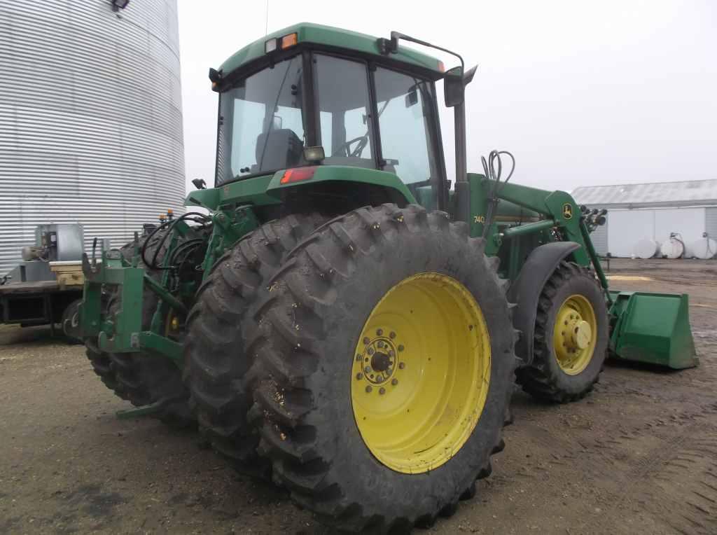 John Deere 7700 Tractor