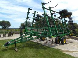 John Deere 2210 Field Cultivator