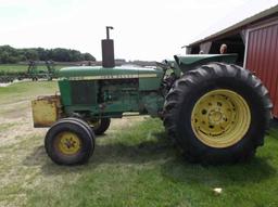 John Deere 2640 Tractor