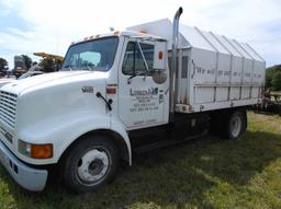 2000 International 4700 LPX Truck