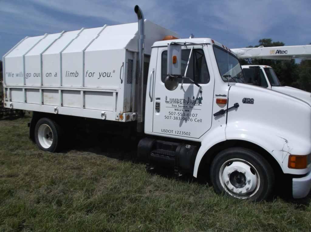 2000 International 4700 LPX Truck