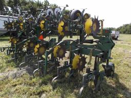 John Deere 845 Cultivator