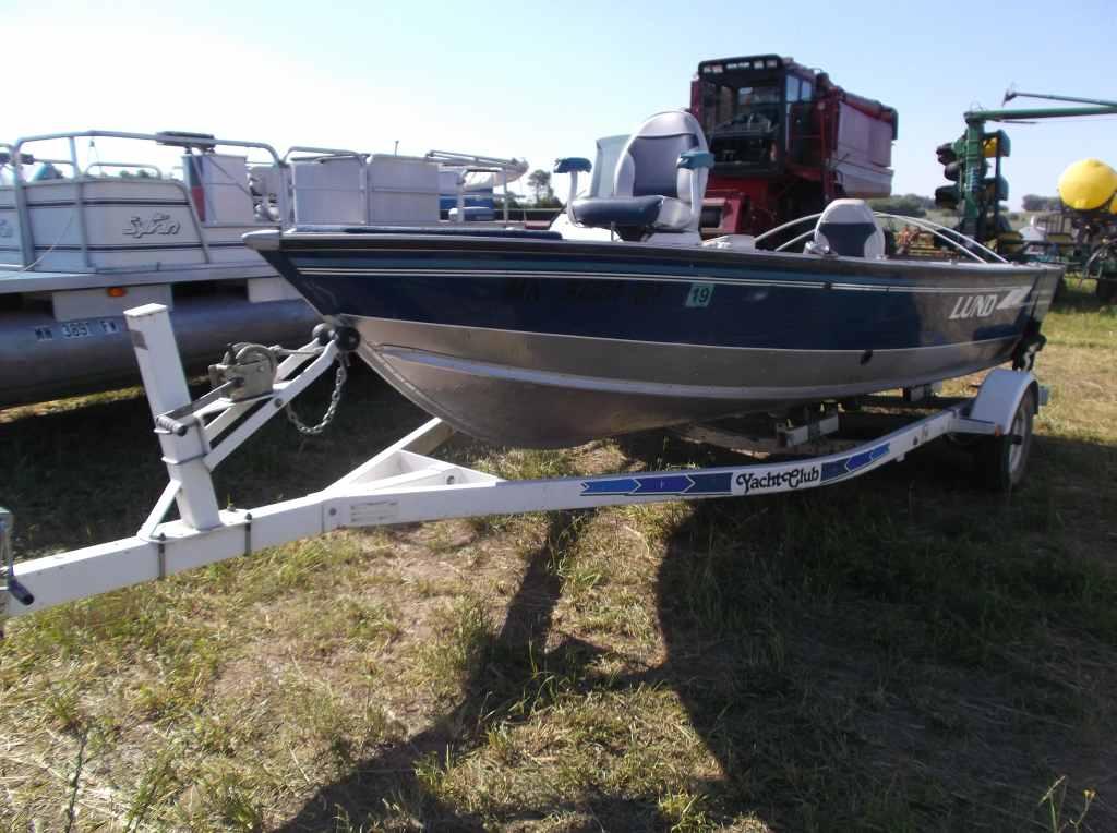 1996 Lund 1700 Pro Angler Deluxe Boat