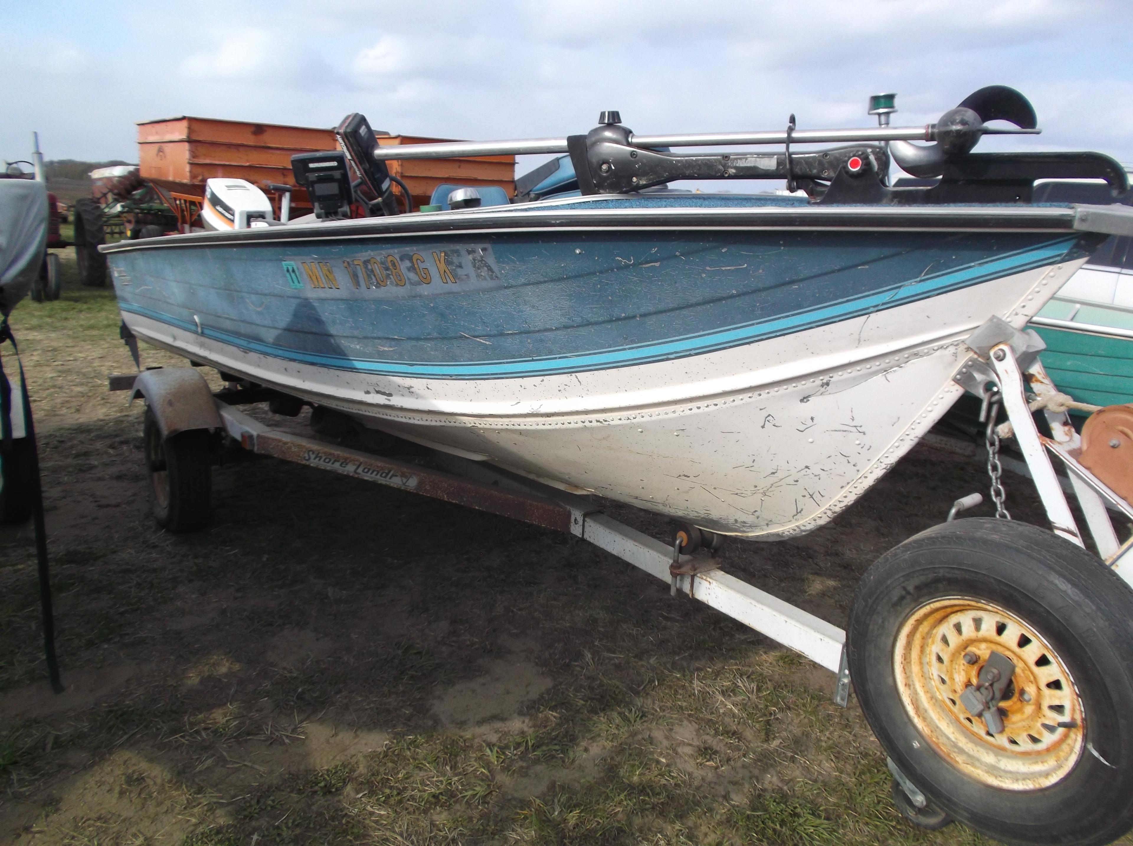 1981 Smoker Craft Boat