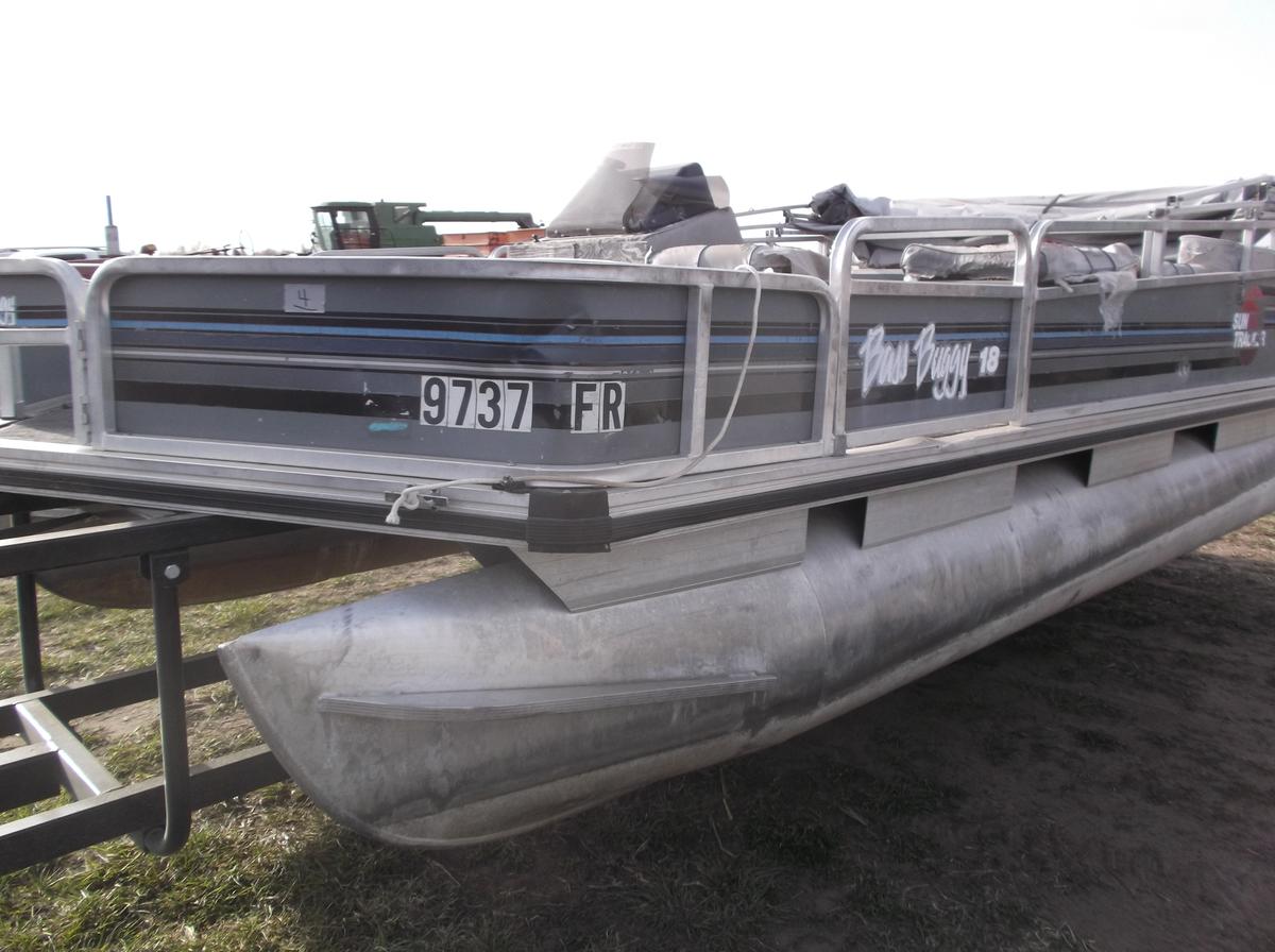 Sun Tracker Bass Buggy 18 Pontoon