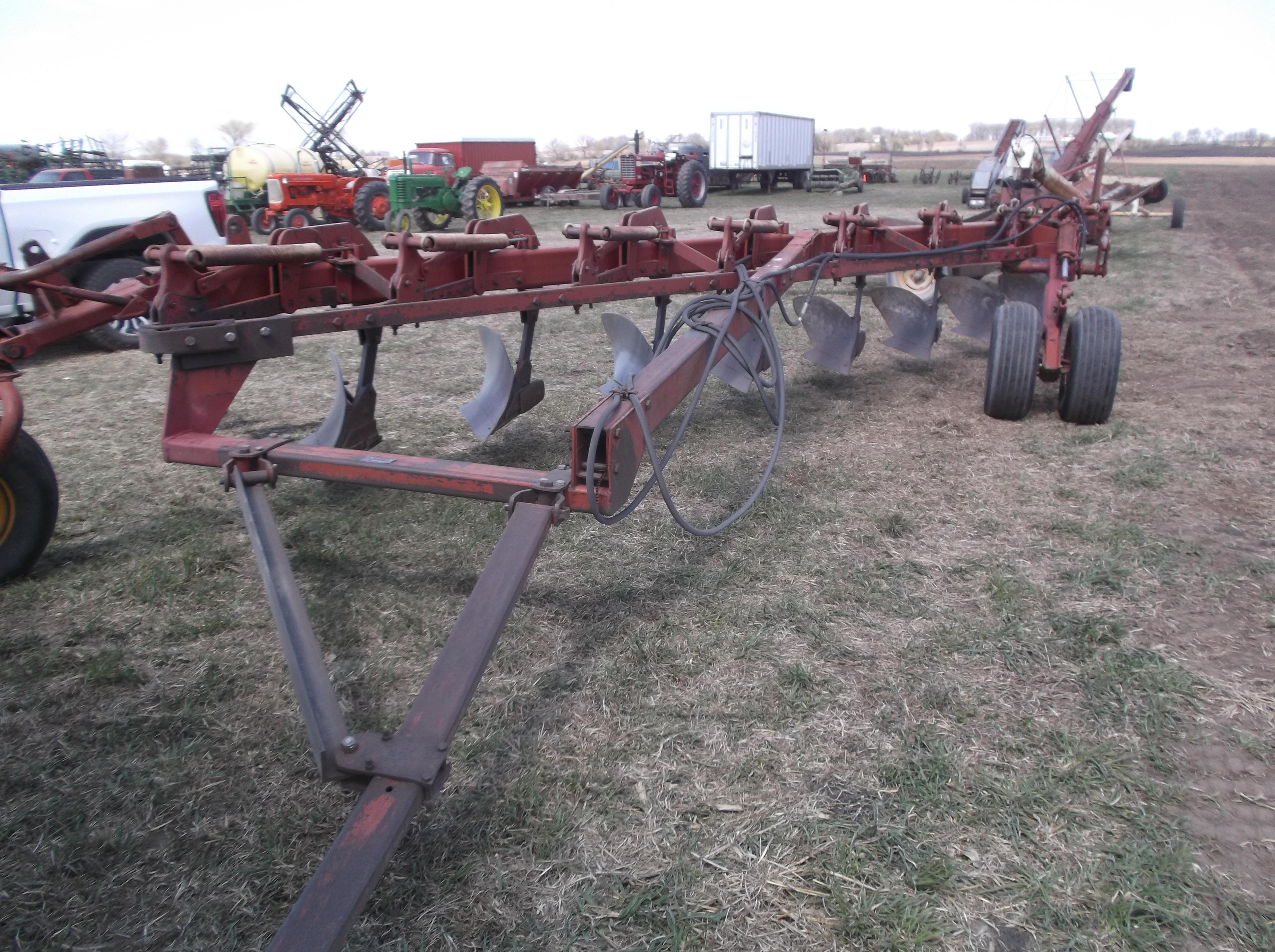 Melroe Model 908 Plow