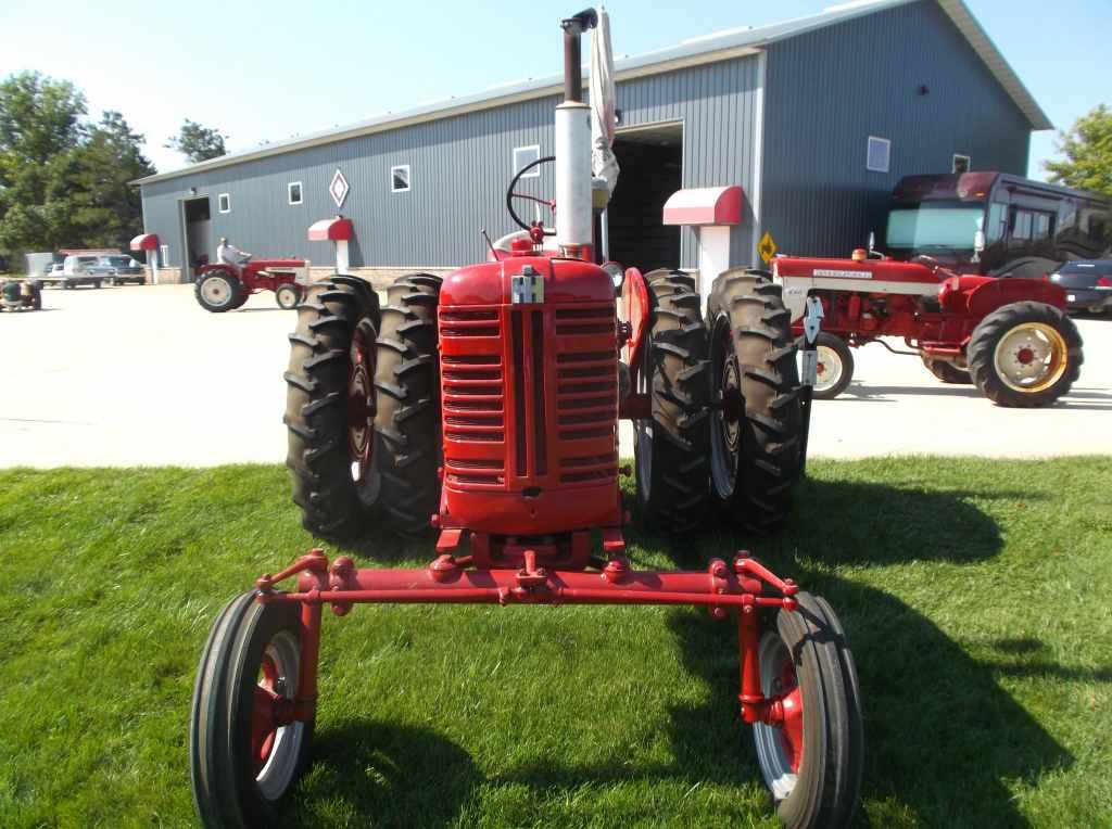 Farmall 200 Tractor