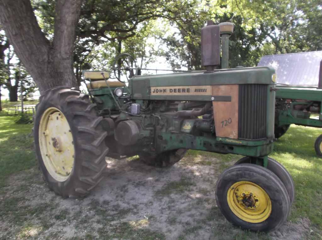 John Deere 720 Tractor