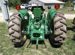 John Deere 820 Utility Tractor