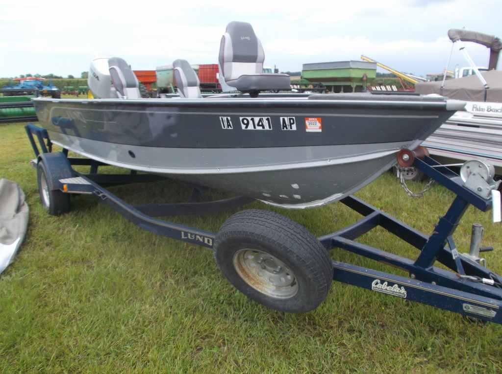 2000 Lund Angler Boat