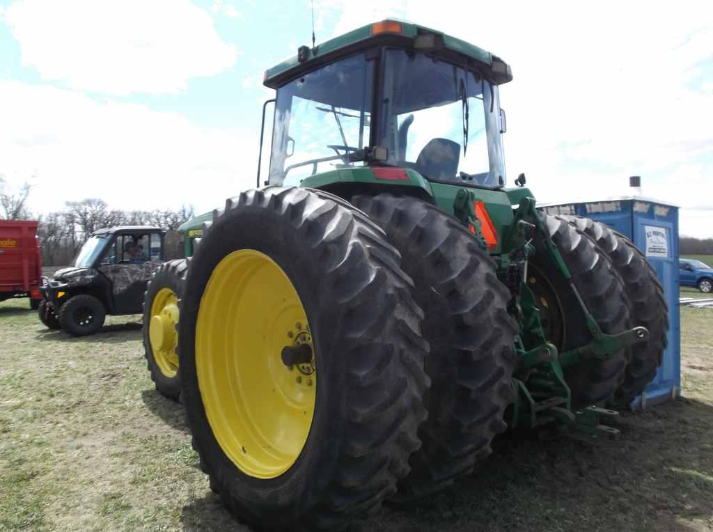 John Deere 8400 MFWD Tractor