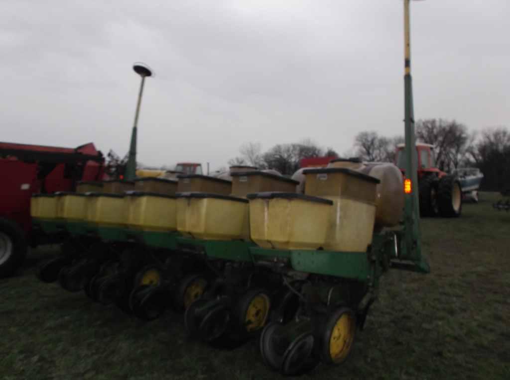 John Deere 7000 Planter