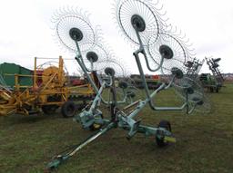 John Deere 702 Hay Rake