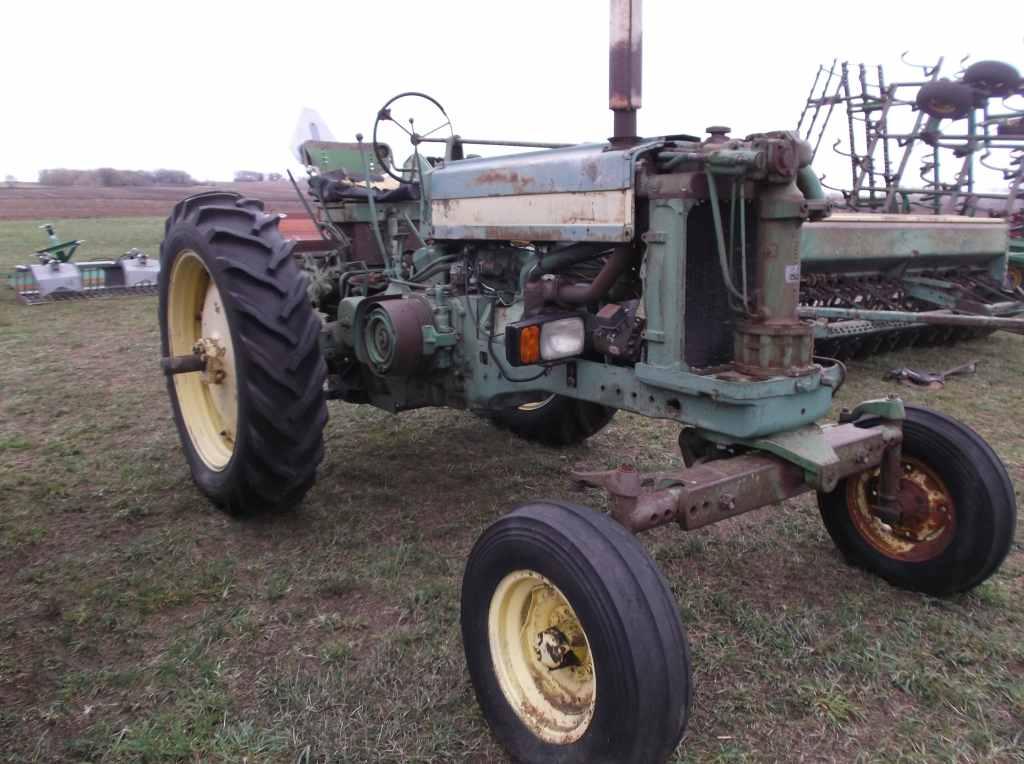 John Deere 620 Tractor