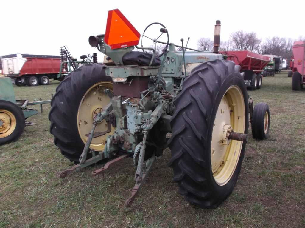 John Deere 620 Tractor