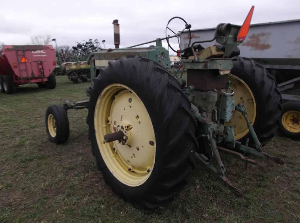 John Deere 620 Tractor