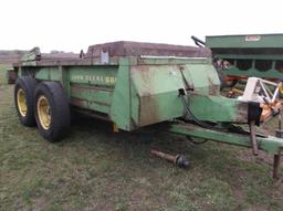 John Deere 660 Manure Spreader