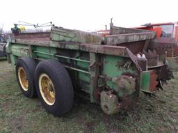 John Deere 660 Manure Spreader