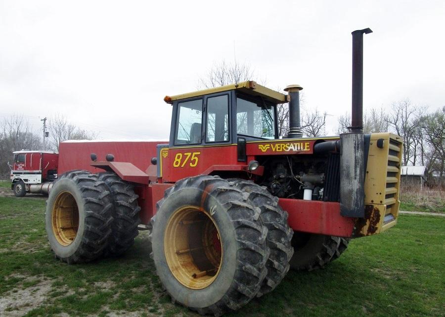 1981 Versatile 875 Tractor