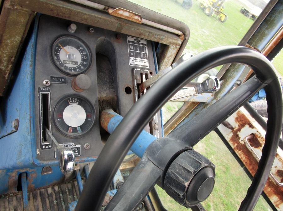 1969 Ford 8600 2WD Cab Tractor