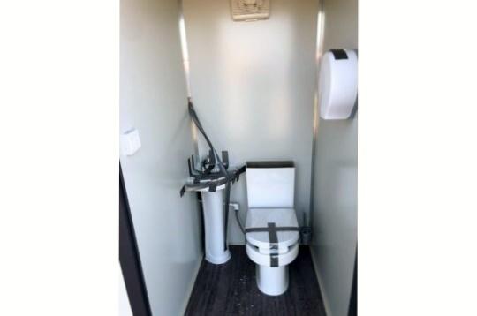 Bastone 110V Portable Washroom with Double Toilets and Sinks - New!