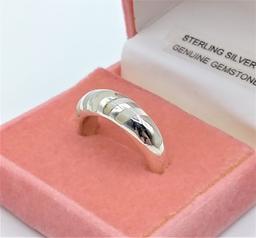 Sterling Silver Mother of Pearl Ring - New!