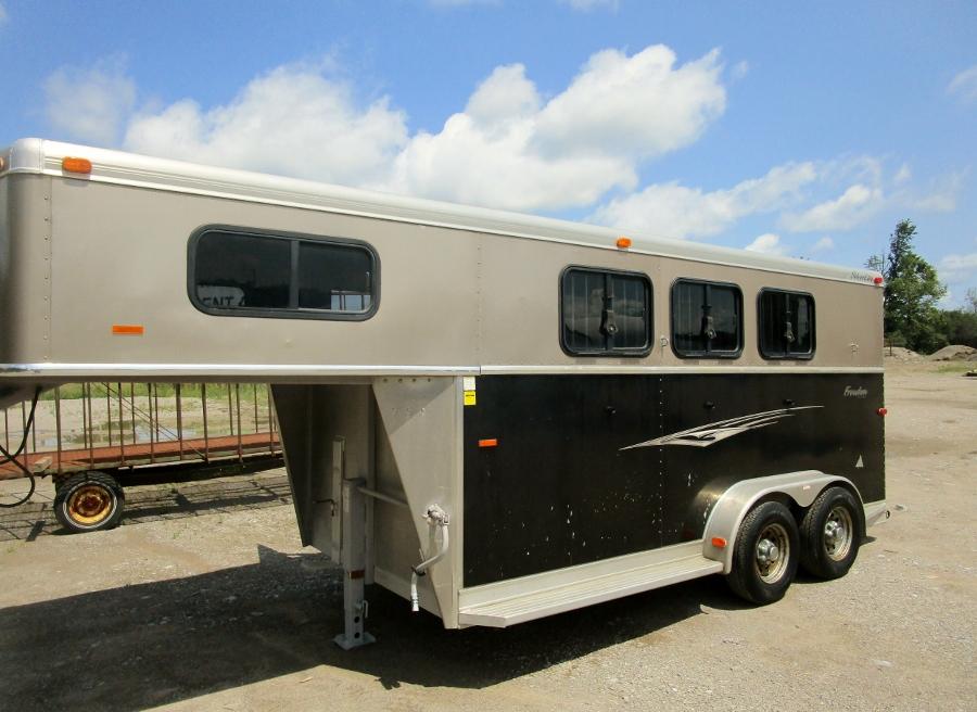 2008 Silver Lite Gooseneck Horse Trailer