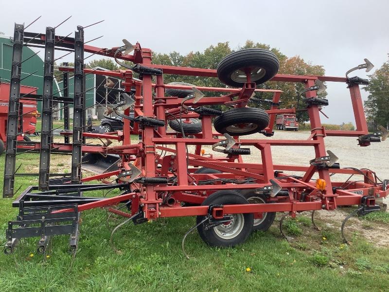 Case IH 4300 Cultivator