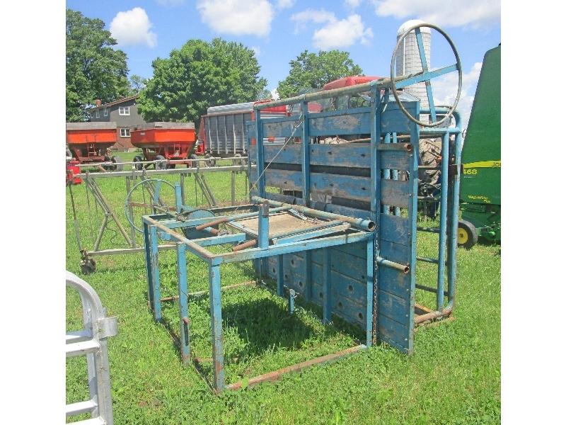 Hoof Trimming Chute