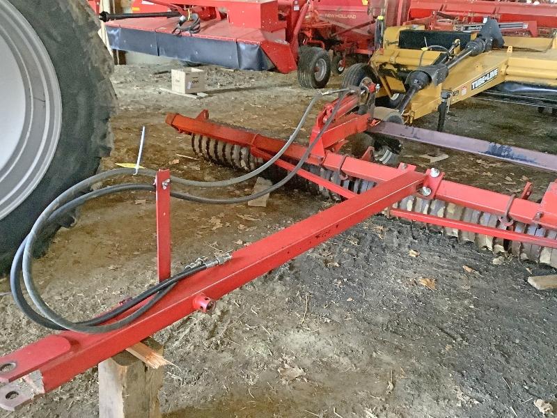 Farmhand 15' Sprocket Packer With Hydraulic Transport