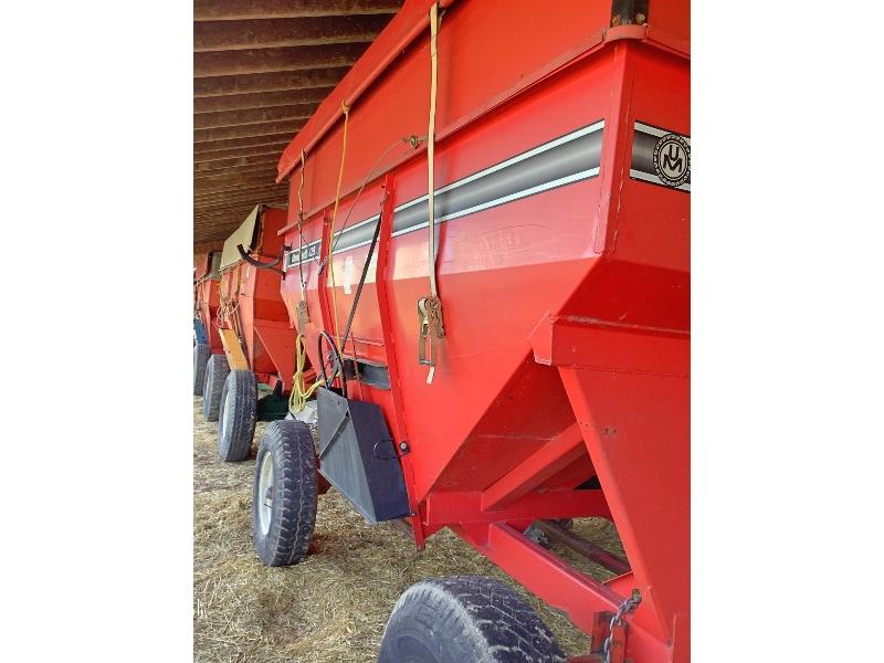 Unverferth 325 Grain Wagon With Bin Extension & Tarp