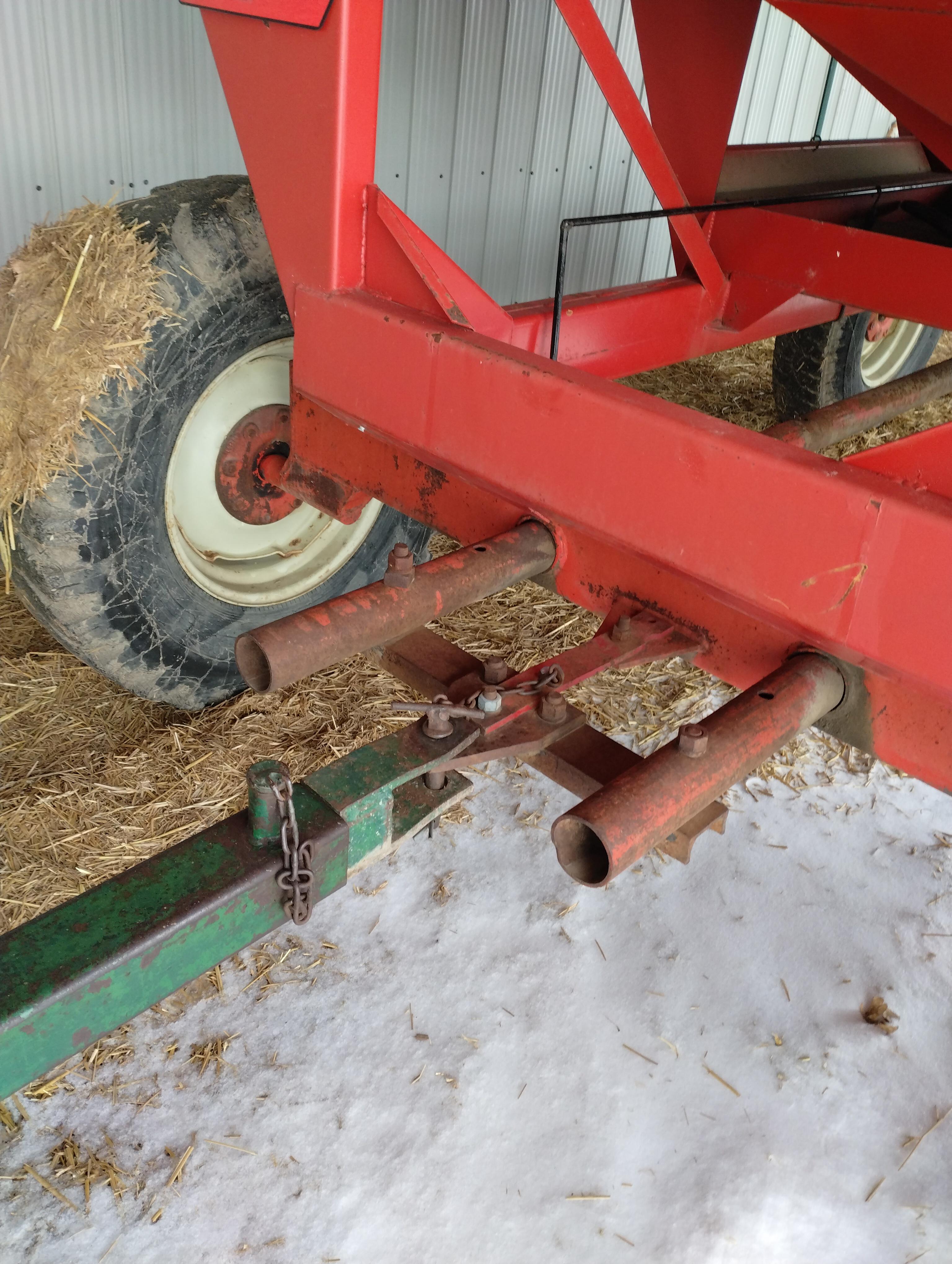 Unverferth 325 Grain Wagon With Bin Extension & Tarp