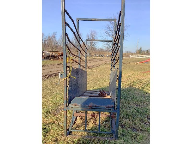 Adjustable Loading Chute With 3 PTH Brackets