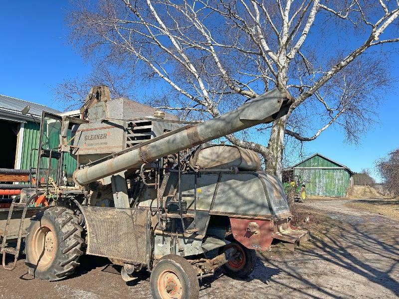 Allis-Chalmers Gleaner K Gas Combine