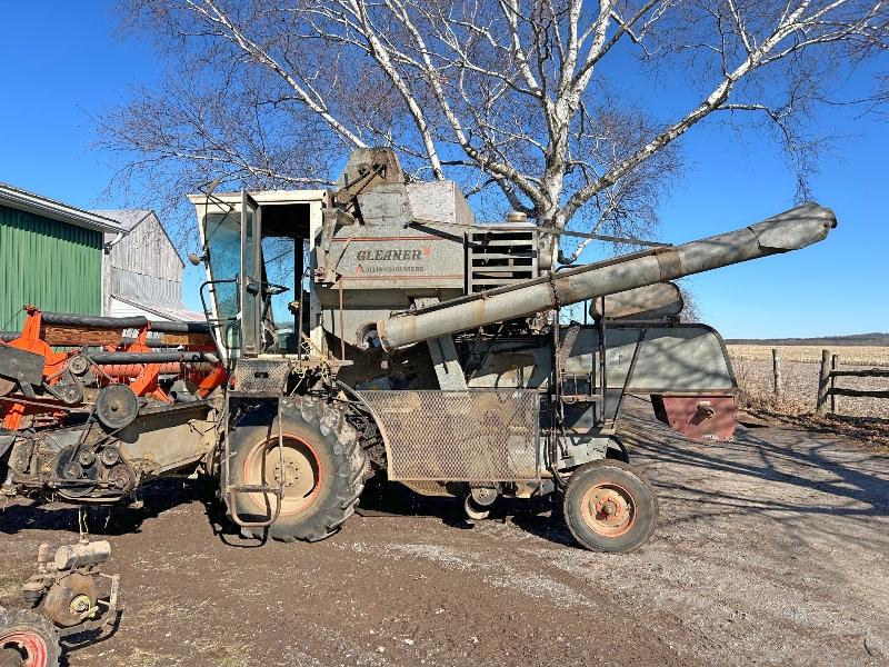 Allis-Chalmers Gleaner K Gas Combine