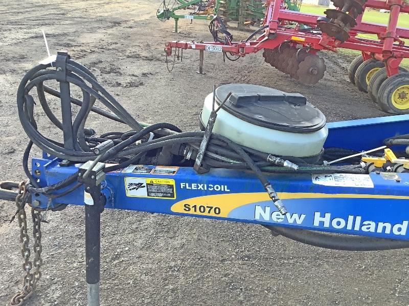 New Holland S1070 100' Pull Type Sprayer