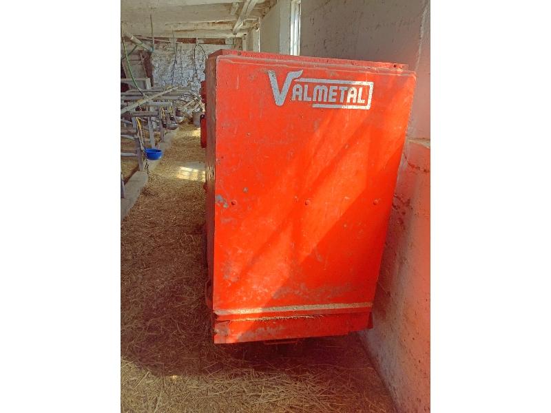 Valmetal 530 Feed Cart