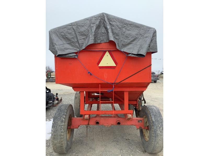 Gravity Wagon With Market Poly Hydraulic Auger